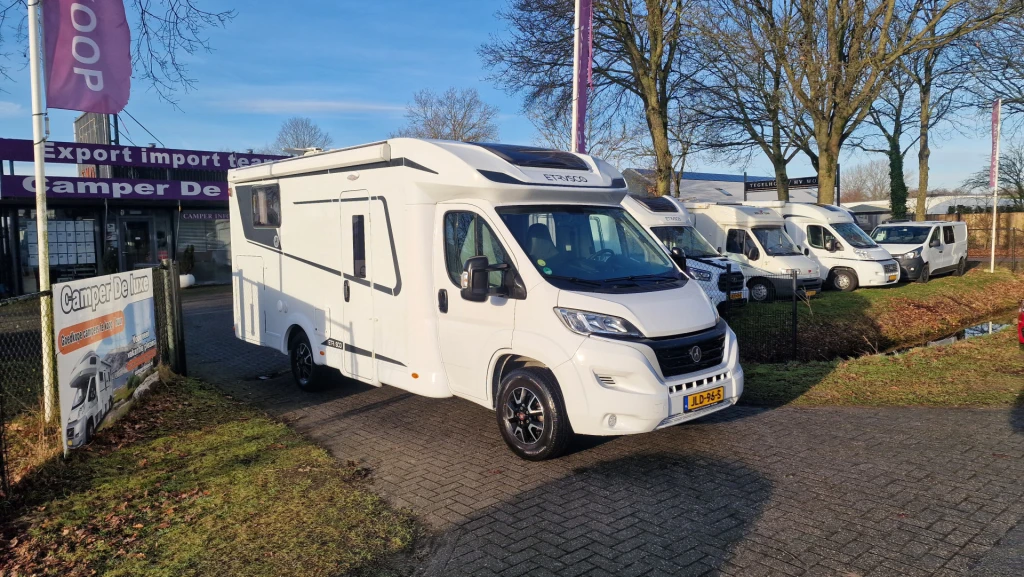 33 Luxe Etrusco T6900SB 4P 140PK met Dakairco